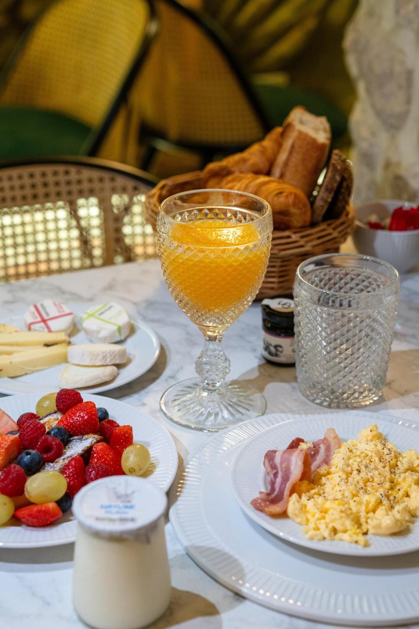 Hotel De Fleurie - Saint-Germain-Des-Pres Paris Luaran gambar